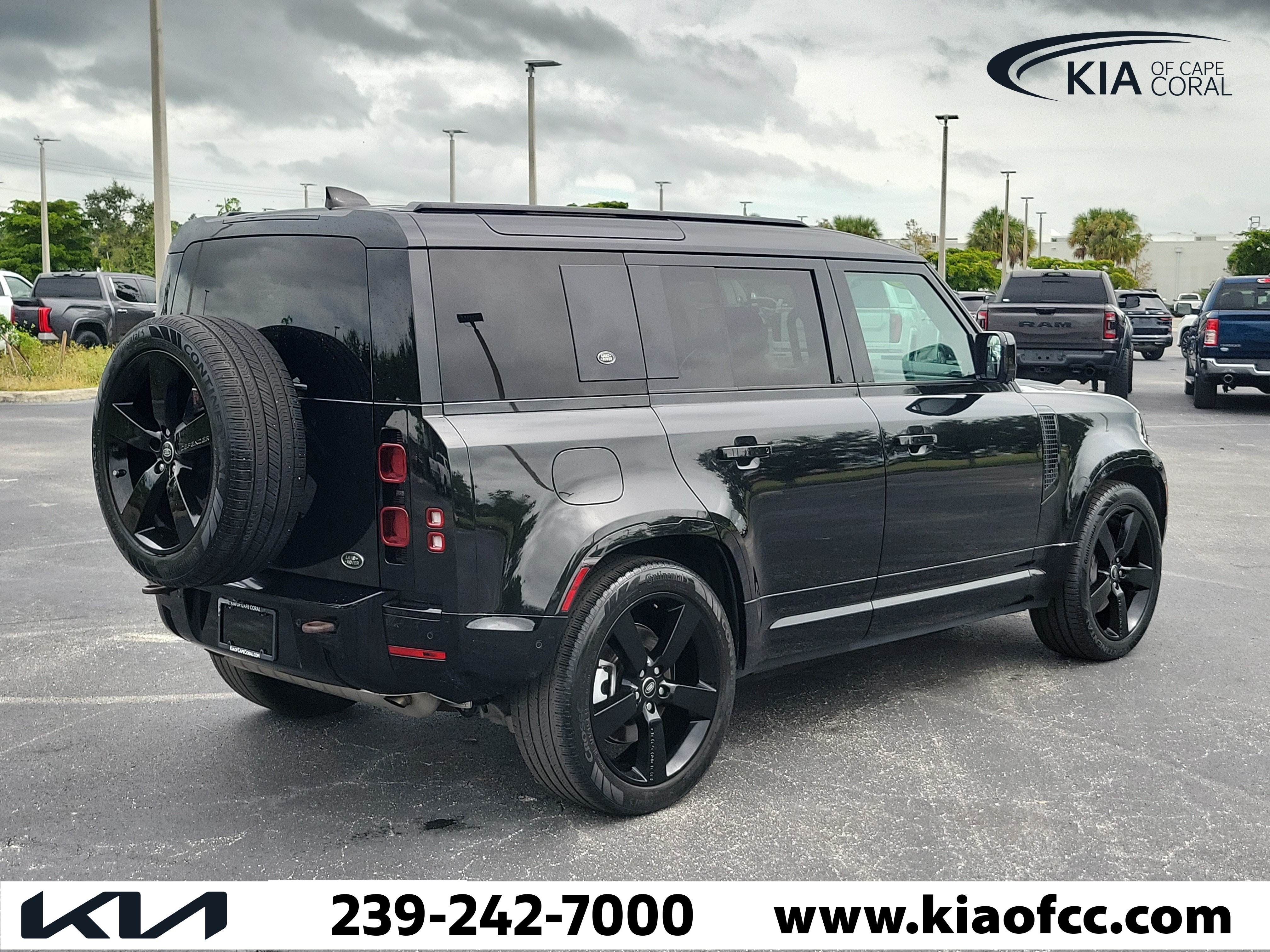 Used 2022 Land Rover Defender 110 X-Dynamic HSE AWD/4WD image 6