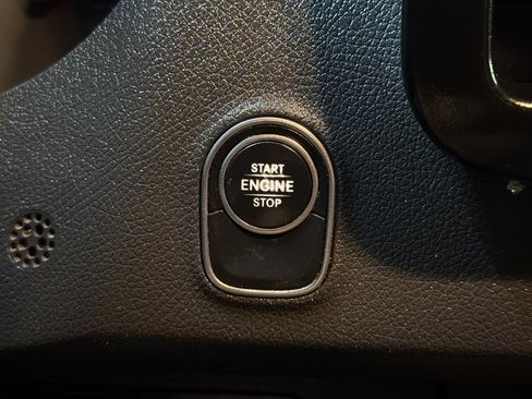 Used 2019 Mercedes-Benz Sprinter 144 Cargo image 27