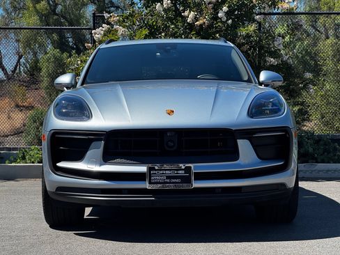 Certified 2024 Porsche Macan AWD/4WD image 14