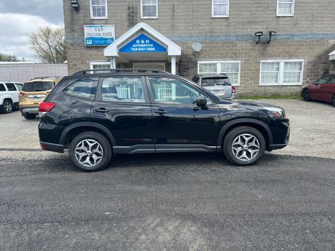 Used 2019 Subaru Forester w/ Alloy Wheel Package AWD/4WD image 4
