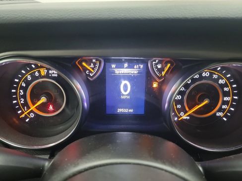 Used 2021 Jeep Gladiator Sport image 18