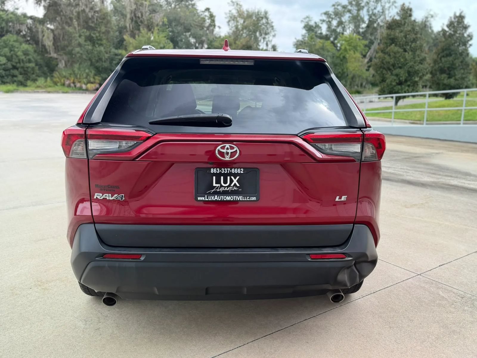 Used 2019 Toyota RAV4 LE FWD image 9