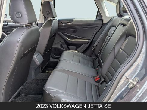 Used 2023 Volkswagen Jetta SE FWD image 17