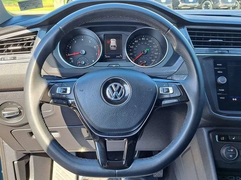 Used 2020 Volkswagen Tiguan SE FWD image 10