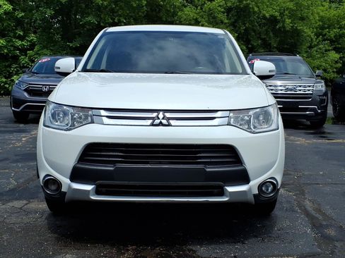 Used 2015 Mitsubishi Outlander SE AWD/4WD image 2