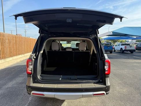 Used 2024 Ford Expedition Max Limited image 7