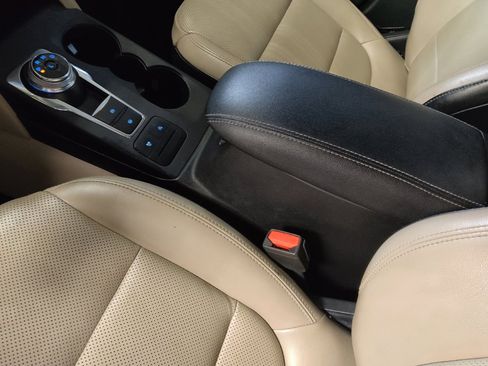 Used 2021 Ford Escape SEL FWD image 26