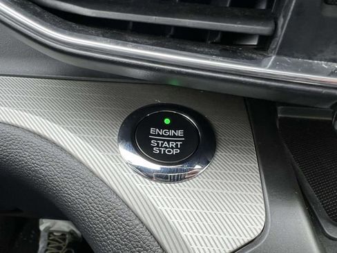 Used 2020 Ford Explorer XLT w/ Equipment Group 202A image 30