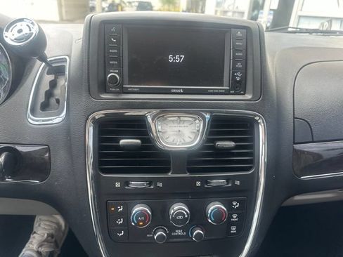Used 2016 Chrysler Town & Country LX FWD image 25