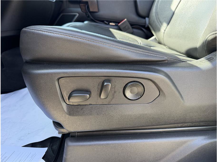 Used 2024 Chevrolet Silverado 2500 LTZ AWD/4WD image 9