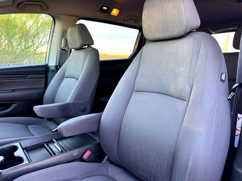 Used 2022 Honda Odyssey EX image 13
