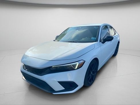 Used 2024 Honda Civic Sport image 2