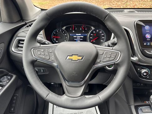 Used 2024 Chevrolet Equinox Premier image 17