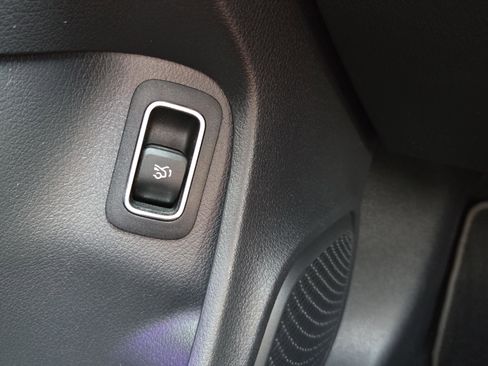 Used 2023 Mercedes-Benz CLA 250 image 31