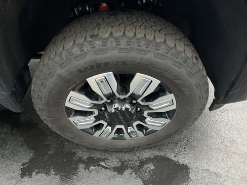 Used 2024 GMC Sierra 2500 Denali w/ Denali Reserve Package image 34