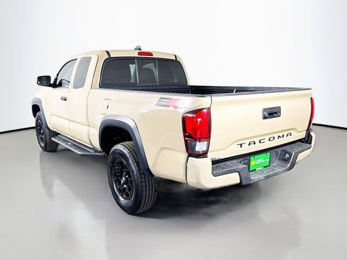 Used 2020 Toyota Tacoma SR w/ SX Package image 7