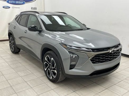 New 2026 Chevrolet Trax RS w/ Sunroof Package image 1