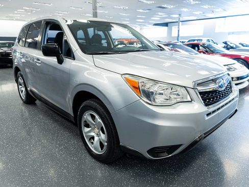 Used 2016 Subaru Forester 2.5i AWD/4WD image 3