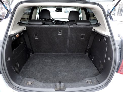 Certified 2022 Buick Encore Preferred w/ Safety Package image 9