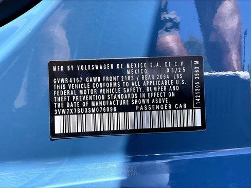 Used 2025 Volkswagen Jetta SE FWD image 33