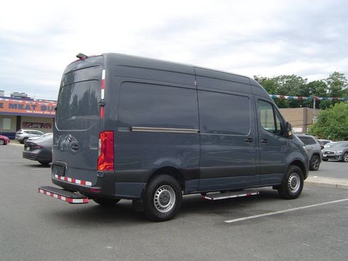 Used 2019 Mercedes-Benz Sprinter 144 image 4