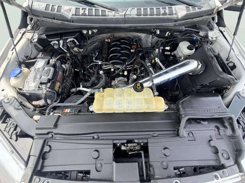 Used 2019 Ford F150 Lariat w/ Equipment Group 502A Luxury AWD/4WD image 12