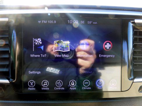 Used 2017 Chrysler Pacifica Touring-L Plus w/ Tire & Wheel Group image 39