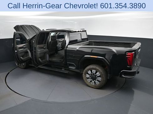 Used 2024 GMC Sierra 3500 Denali w/ Denali Reserve Package AWD/4WD image 2