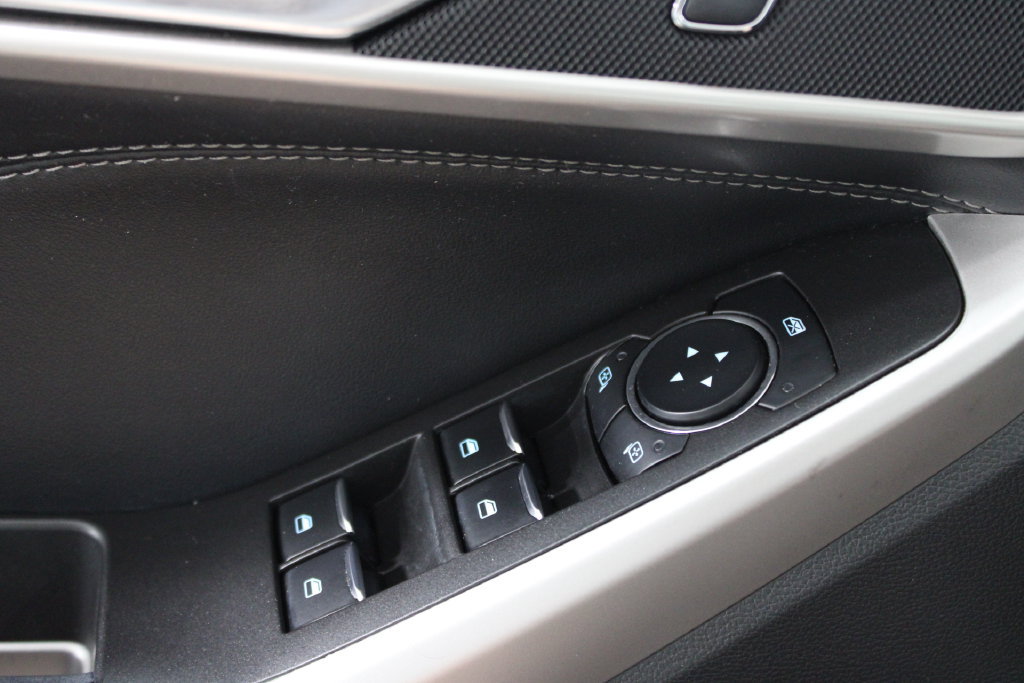 Used 2024 Ford Explorer XLT RWD image 36