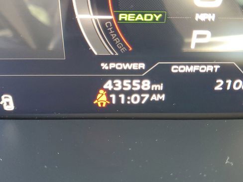 Used 2022 Audi e-tron GT Premium Plus w/ Performance Package image 27