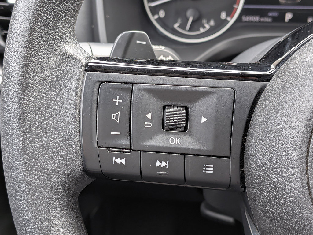 Used 2023 Nissan Rogue SV AWD/4WD image 22