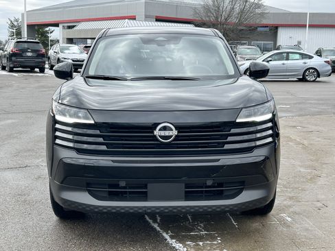 Used 2025 Nissan Kicks SV image 2