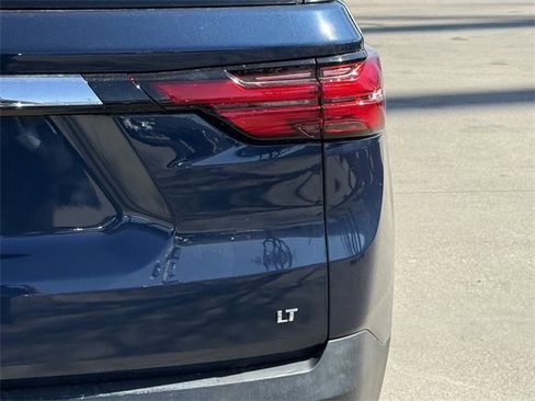 Used 2023 Chevrolet Traverse LT image 9