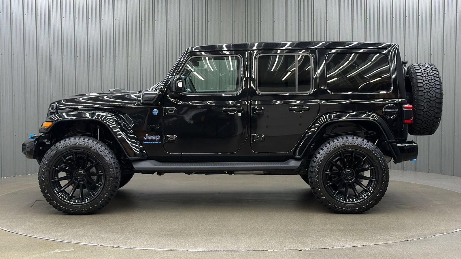 Used 2024 Jeep Wrangler High Altitude AWD/4WD image 2
