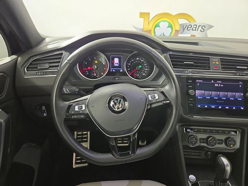 Used 2021 Volkswagen Tiguan SE R-Line image 14