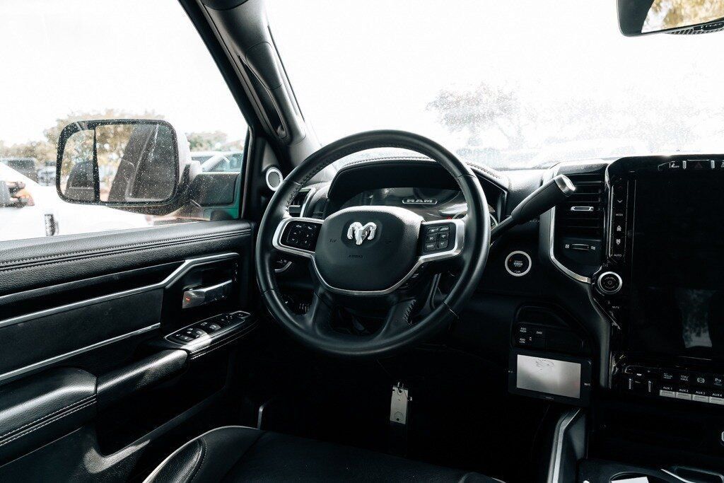 Used 2022 RAM 3500 Laramie AWD/4WD image 7