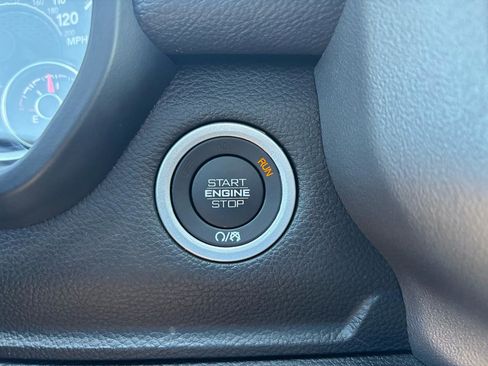 Used 2024 RAM 1500 Laramie image 20