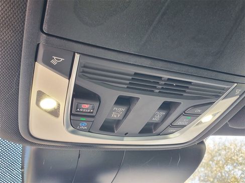 Used 2025 Acura RDX SH-AWD image 33