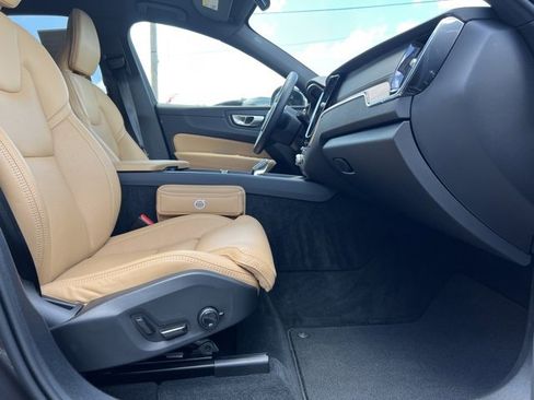 Used 2024 Volvo XC60 B5 Ultimate w/ Protection Package Premier image 16
