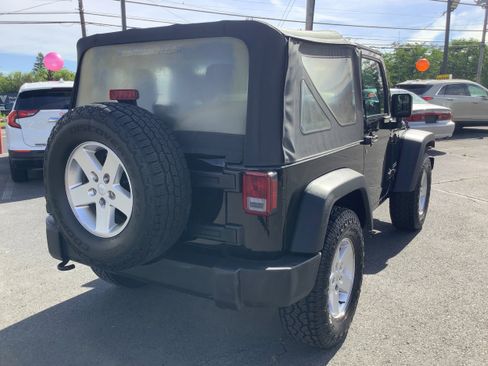 Used 2017 Jeep Wrangler Sport AWD/4WD image 8