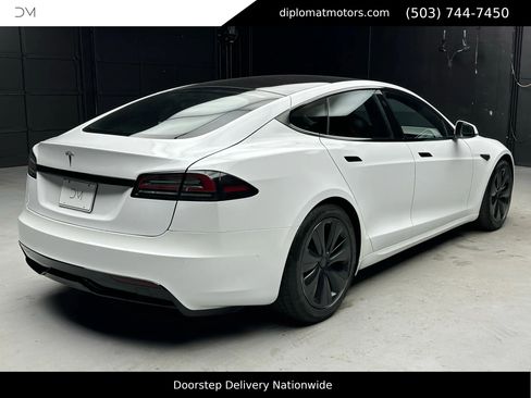 Used 2023 Tesla Model S Standard Range image 7
