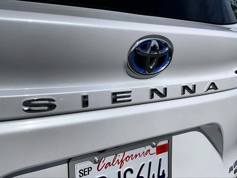 Certified 2024 Toyota Sienna Platinum AWD/4WD image 30