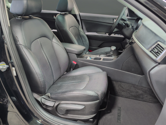 Used 2020 Kia Optima SE FWD image 24