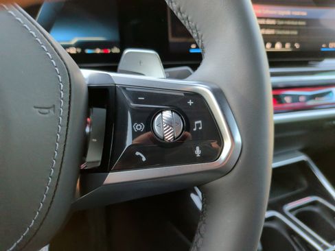 Certified 2025 BMW 760i xDrive w/ Executive Package image 20