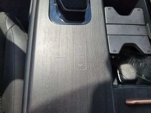 Used 2024 Nissan Ariya AWD image 32
