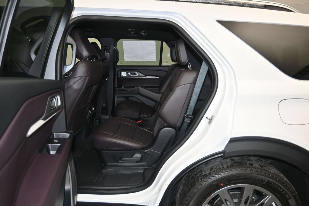 New 2026 Ford Explorer Platinum RWD image 22