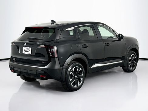 Used 2025 Nissan Kicks SV AWD/4WD image 15
