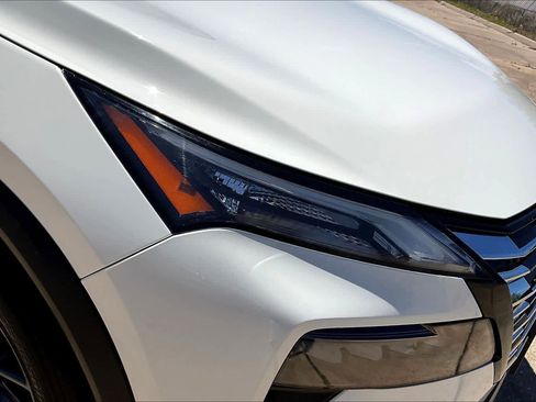 Used 2024 Nissan Rogue S FWD image 26