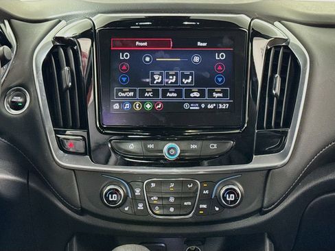 Used 2022 Chevrolet Traverse LT AWD/4WD image 14