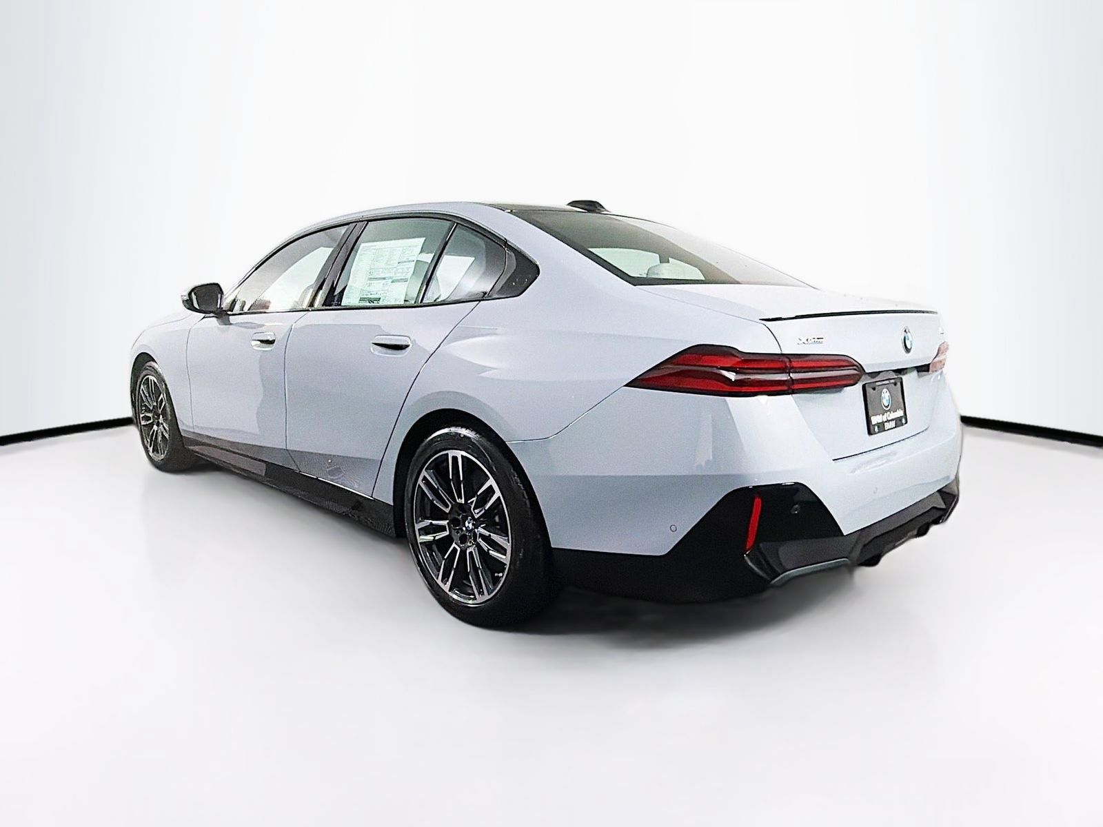 New 2026 BMW 530i xDrive w/ M Sport Package AWD/4WD image 5